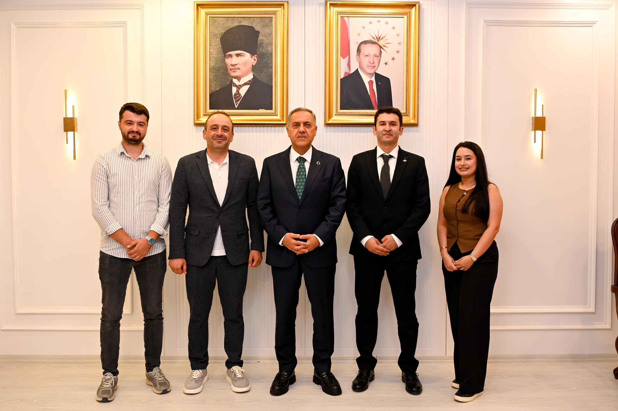 YALOVA VALİ SAYIN DR.AHMET HAMDİ USTA'YI MAKAMINDA ZİYARET ETTİK.
