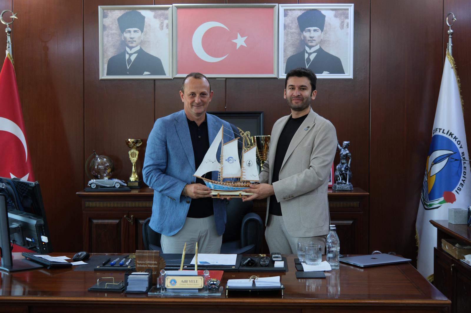 ÇİFTLİKKÖY BELEDİYE BAŞKANI SAYIN ADİL YELE'Yİ MAKAMINDA ZİYARET ETTİK.